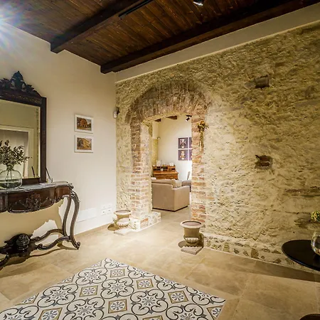 בית הארחה Residenza Mistral 4*